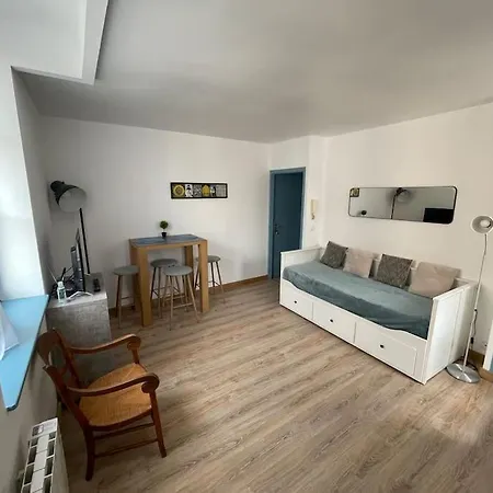 15 Rue Chevalier Paul *
